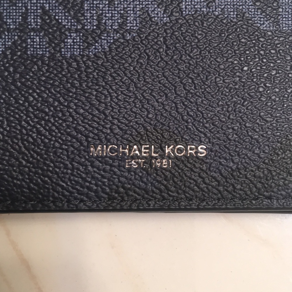 Michael Kors Wallet bill fold - Picture 5 of 8